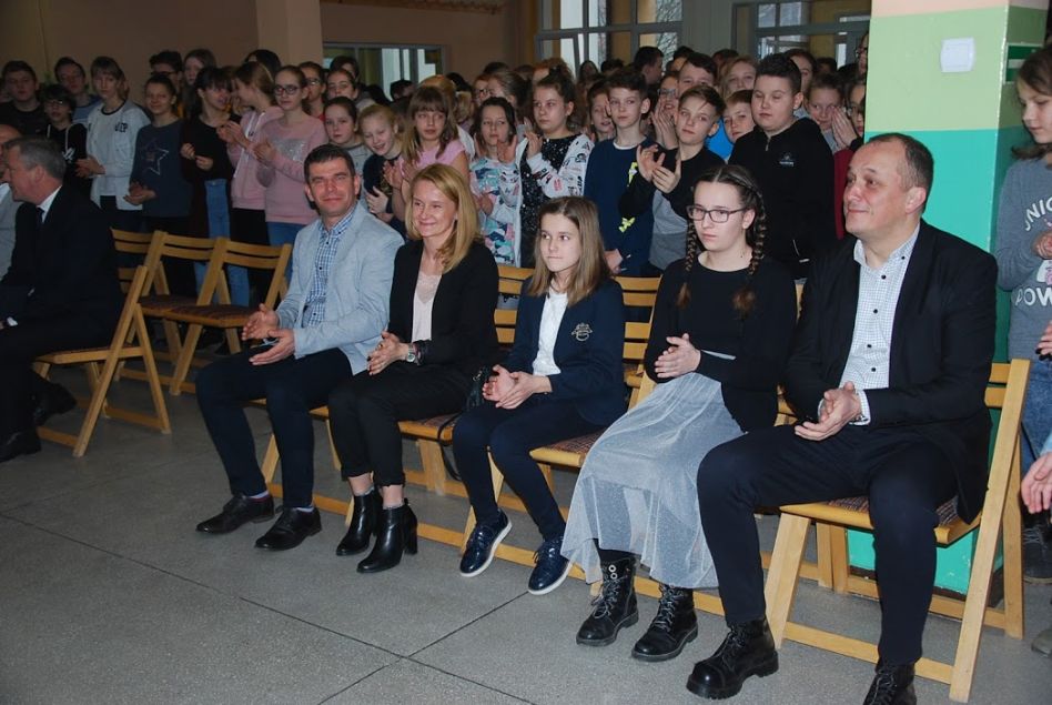 Wręczanie Stypendium Samorządowego dla uczniów