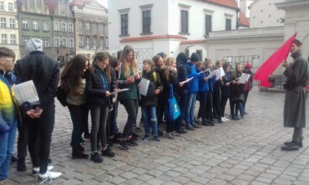 8a i 7d na wycieczce „Szlakiem Niepodległej”