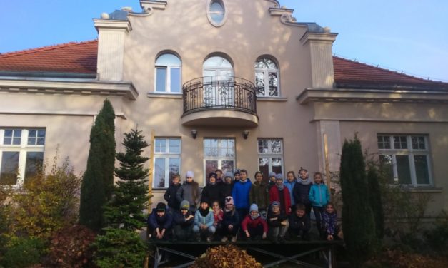 Niepodległość czyli niezależność. Klasa II d w Muzeum Regionalnym w Słupcy