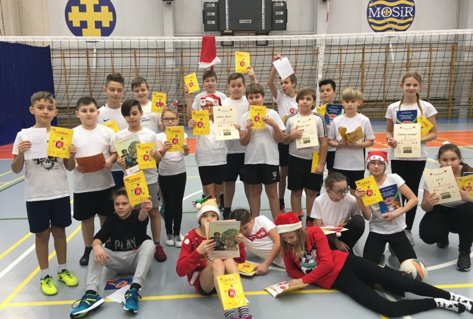 Mikołajkowy Turniej w Mini Piłkę Siatkową Drużyn Mieszanych klasy 5c