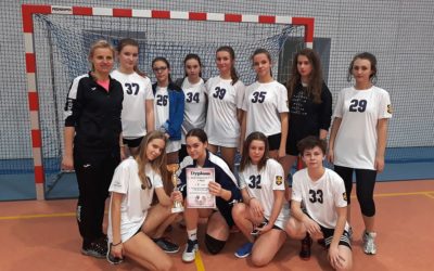 II miejsce dziewcząt w Mistrzostwach Powiatu w Piłce Ręcznej