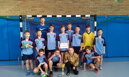 Trójka mistrzem powiatu w piłce ręcznej