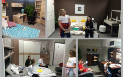 Lekcja językowa w sklepie meblowym