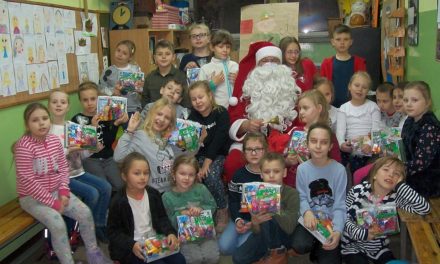 Spotkanie „Leśnych Ludków” z Mikołajem