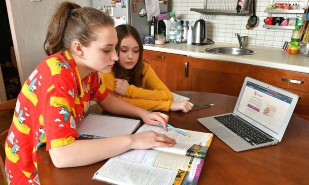 Elektroniczne wersje podręczników – pobierz bezpłatnie ze stron wydawców