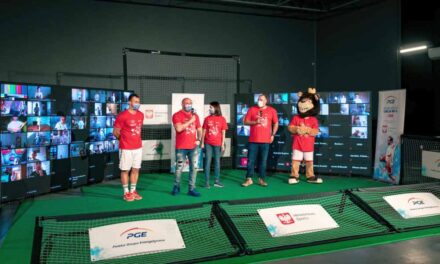 Uczniowie z Trójki na największej lekcji wf-u – online