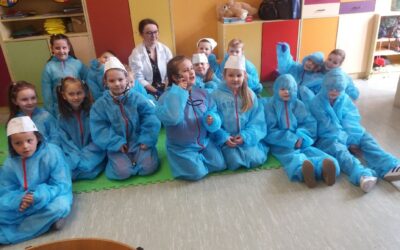 Niecodzienna lekcja z&nbsp;weterynarzem w&nbsp;klasie 1d