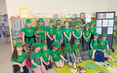 3 Gromada Zuchowa „Leśne Ludki” z&nbsp;wizytą w&nbsp;bibliotece miejskiej.