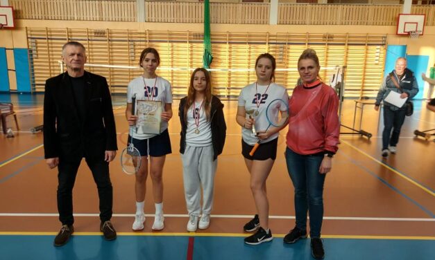Mistrzostwa Rejonu w Badmintonie z medalami