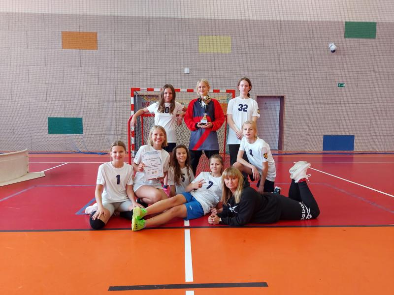 SP3 Mistrzem Powiatu w Unihokeju Dziewcząt