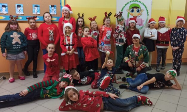 3 Gromada Zuchowa „Leśne Ludki” na „Biwaku mikołajkowym” w Żychlinie.