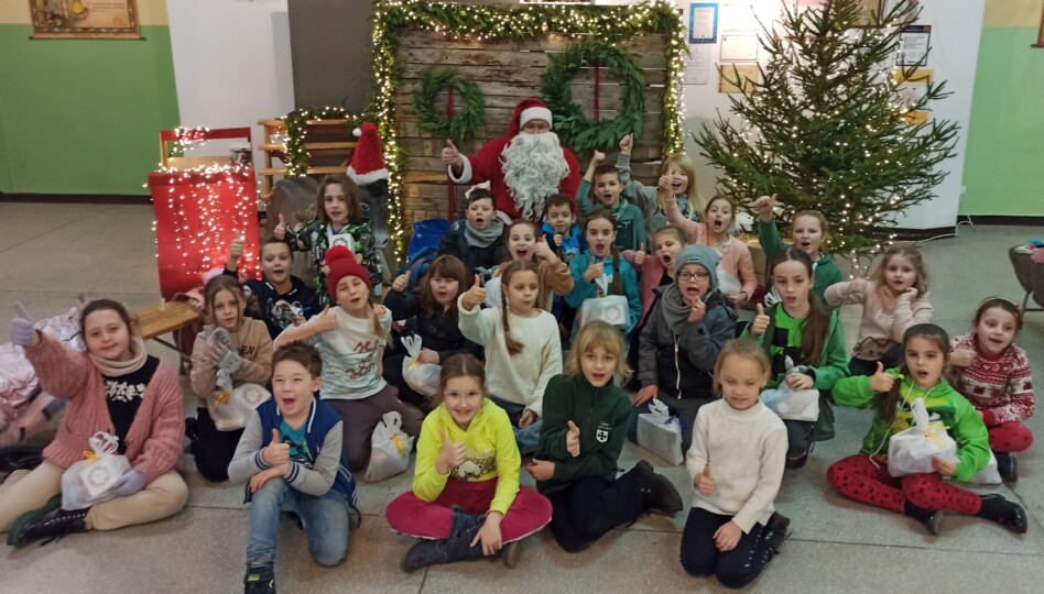 Spotkanie „Leśnych Ludków” z Mikołajem