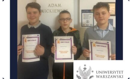 „Studenci” Uniwersytetu Warszawskiego z klasy 7b. 