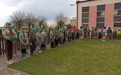 3 Gromada Zuchowa „Leśne Ludki” na&nbsp;biwaku Dzień Zucha „Skok w&nbsp;czasie” w&nbsp;Wilczynie.