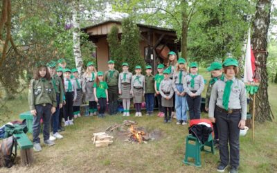 Obietnica zucha w&nbsp;gromadzie zuchowej „Leśne Ludki”