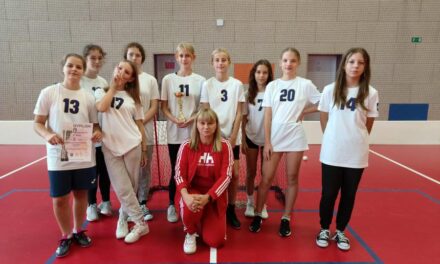 Brąz dziewcząt w Unihokeju