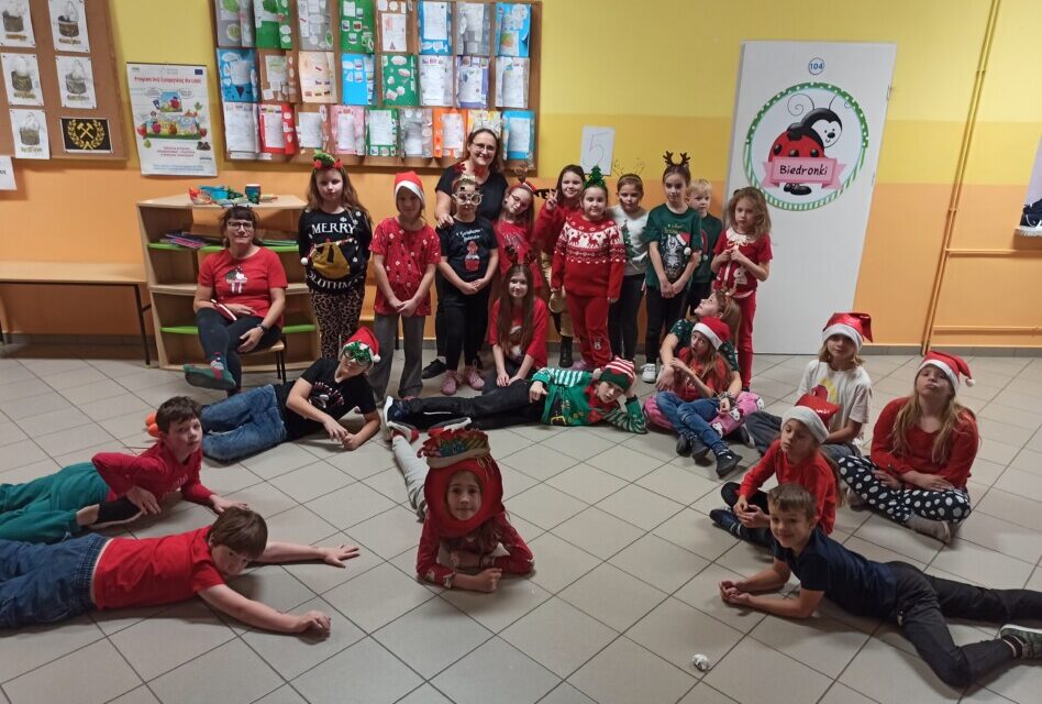 3 Gromada Zuchowa „Leśne Ludki” na „Biwaku mikołajkowym” w Żychlinie.