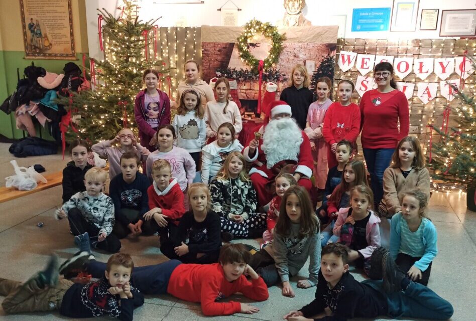 Spotkanie „Leśnych Ludków” z Mikołajem