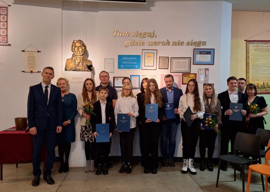 Wręczanie stypendiów dla najlepszych uczniów