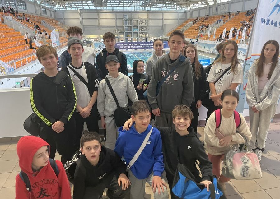 Finał Wojewódzki w drużynowym pływaniu dziewcząt i chłopców