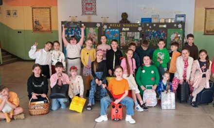 DZIEŃ NA OPAK I DZIEŃ BEZ PLECAKA