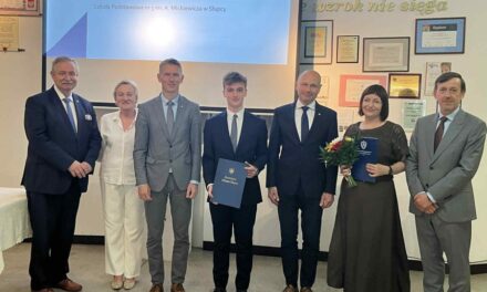 Nagroda dla Najlepszego Absolwenta Roku