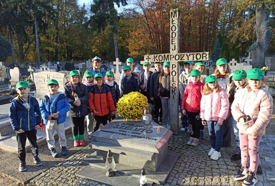 3 Gromada Zuchowa „Leśne Ludki” podczas akcji „Pamiętamy”