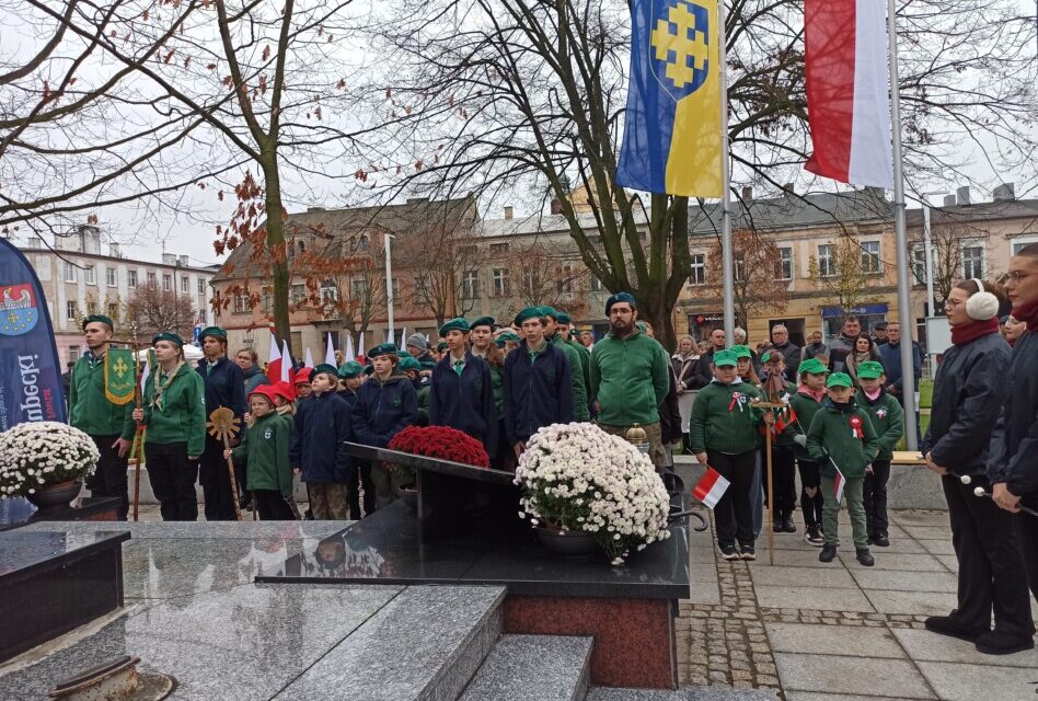 3 Gromada Zuchowa „Leśne Ludki” na obchodach Narodowego Święta Niepodległości