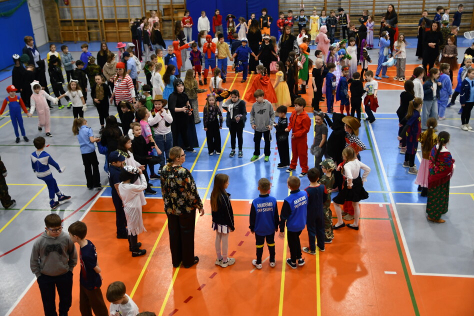 Fotorelacja z&nbsp;Baliku Karnawałowego uczniów 1 – 3