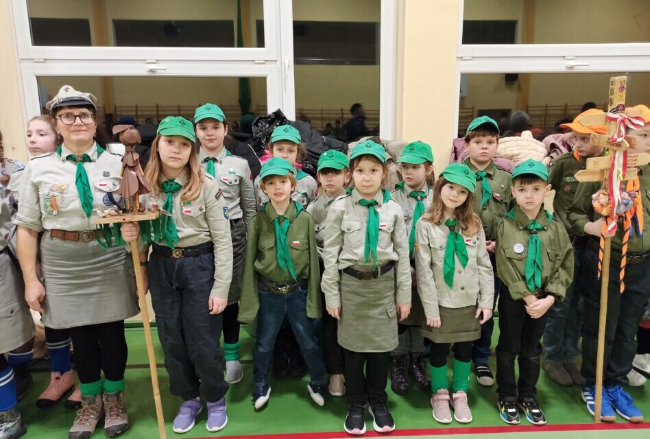 Gromada zuchowa „Leśne Ludki” na biwaku z okazji Dnia Myśli Braterskiej.