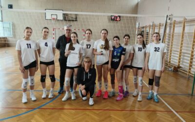 Siatkarskie srebro dla dziewcząt SP3 Słupca