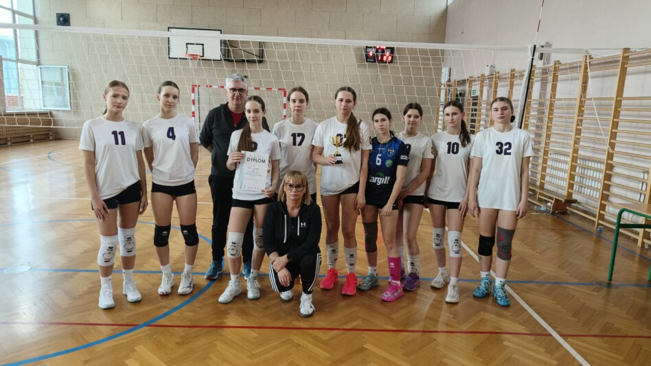 Siatkarskie srebro dla dziewcząt SP3 Słupca