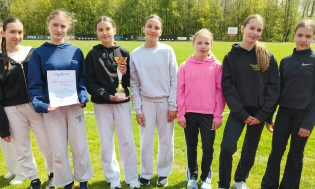 Sukces dziewcząt z&nbsp;SP nr&nbsp;3 w&nbsp;Mistrzostwach Powiatu w&nbsp;Czwórboju Lekkoatletycznym