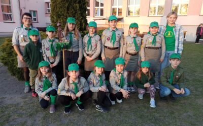 3 Gromada Zuchowa „Leśne Ludki” na biwaku Namiestnictwa Zuchowego z okazji Dnia Zucha ” W&nbsp;galerii sztuki” w Wilczynie.